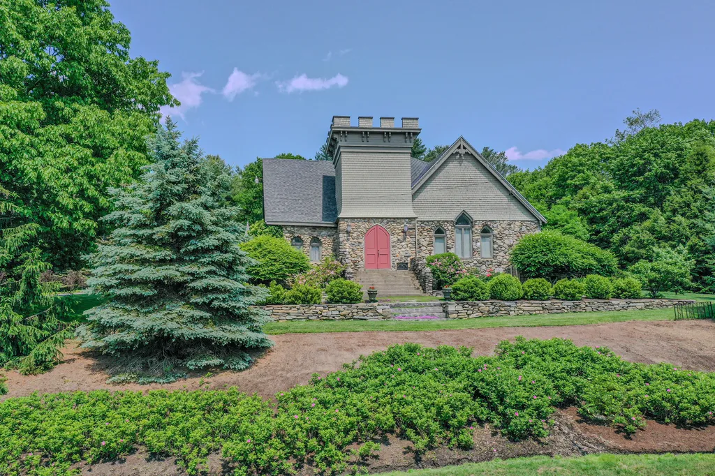 48 Old Searsport Avenue Belfast ME 04915