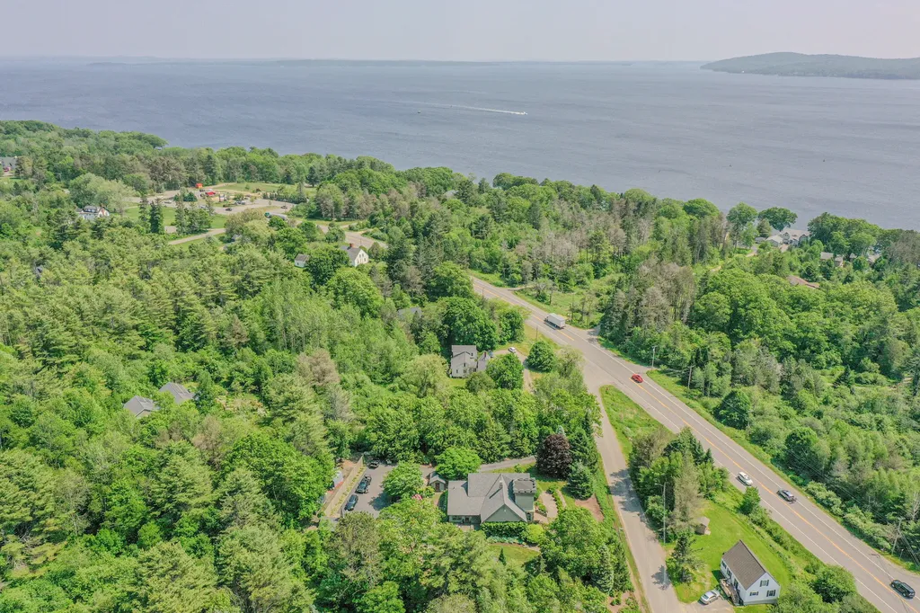 48 Old Searsport Avenue Belfast ME 04915