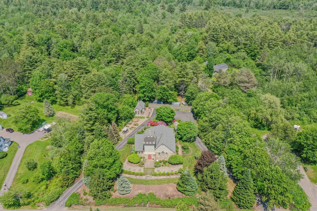 48 Old Searsport Avenue Belfast ME 04915