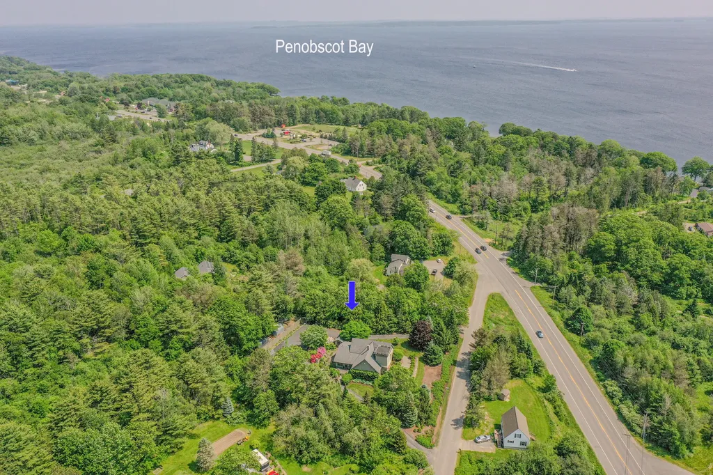 48 Old Searsport Avenue Belfast ME 04915