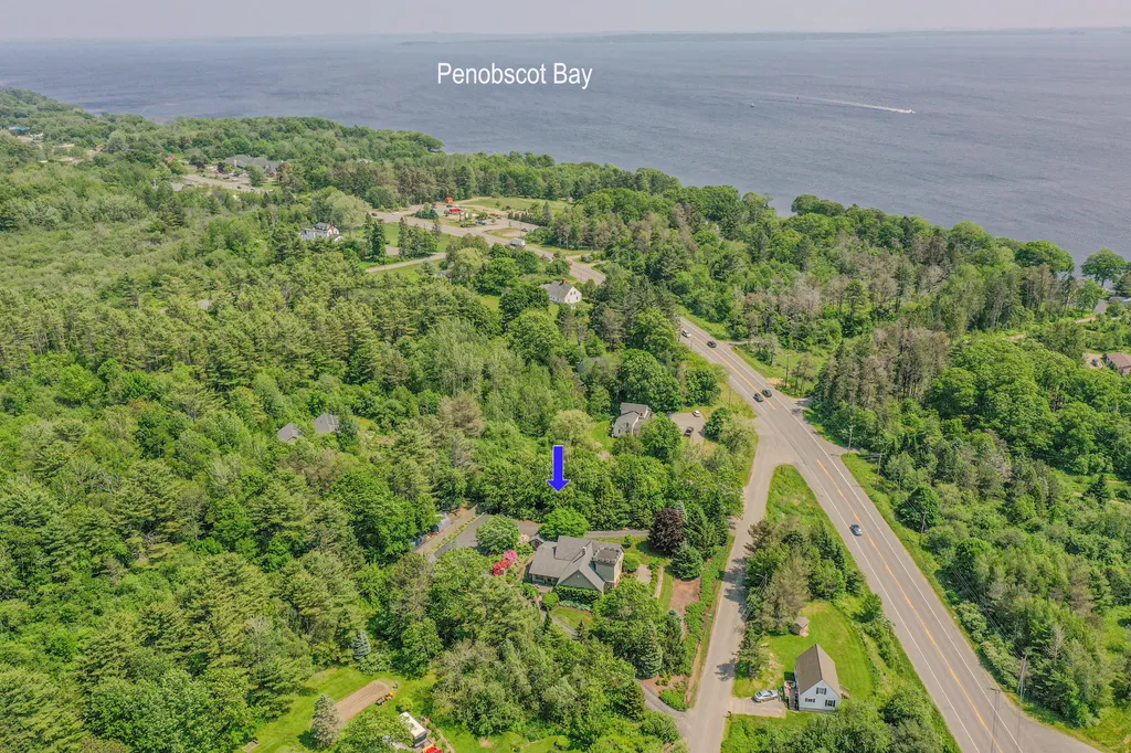 48 Old Searsport Avenue Belfast ME 04915