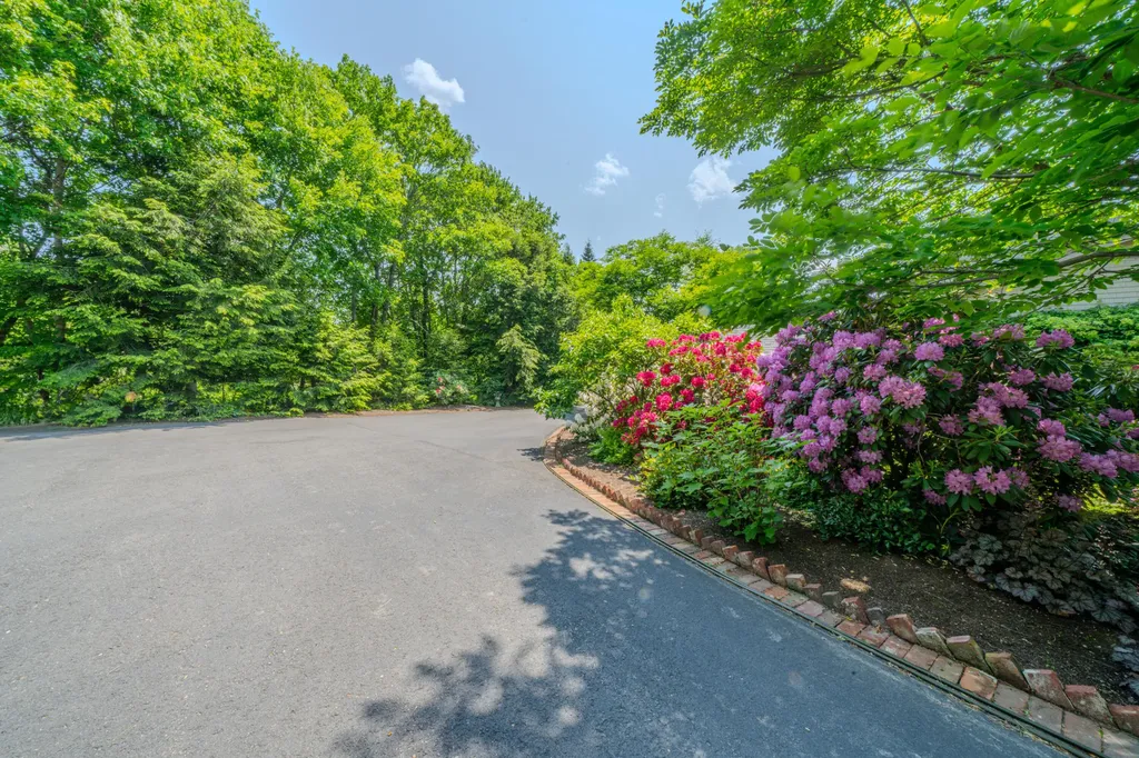 48 Old Searsport Avenue Belfast ME 04915