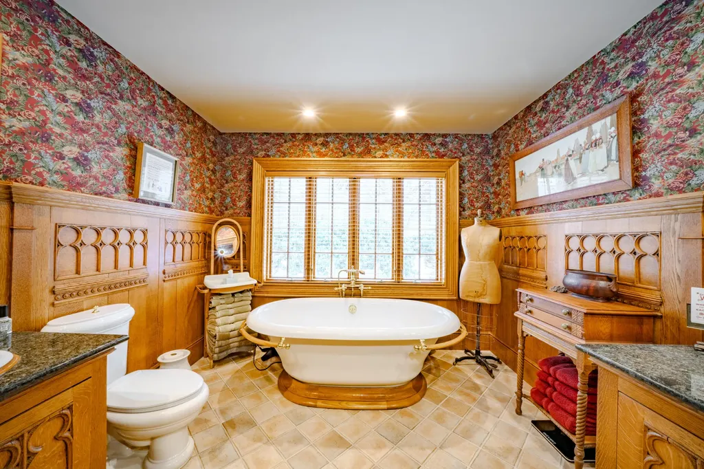 48 Old Searsport Avenue Belfast ME 04915