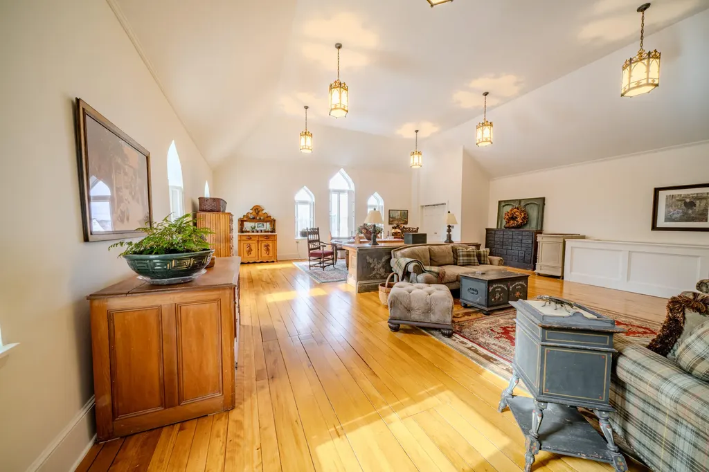 48 Old Searsport Avenue Belfast ME 04915