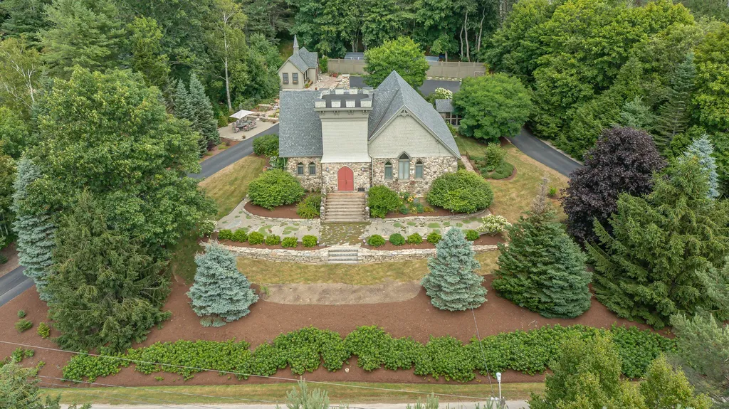 48 Old Searsport Avenue Belfast ME 04915