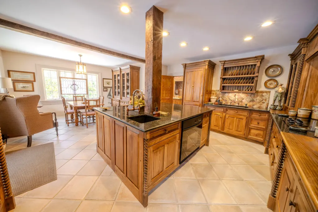 48 Old Searsport Avenue Belfast ME 04915