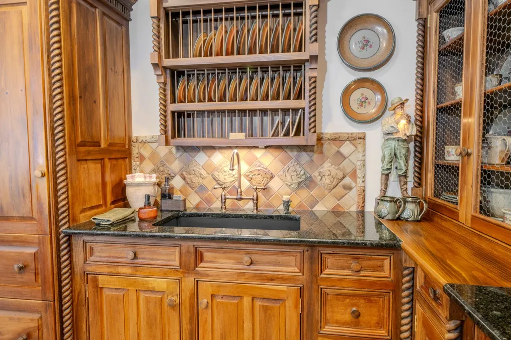 48 Old Searsport Avenue Belfast ME 04915