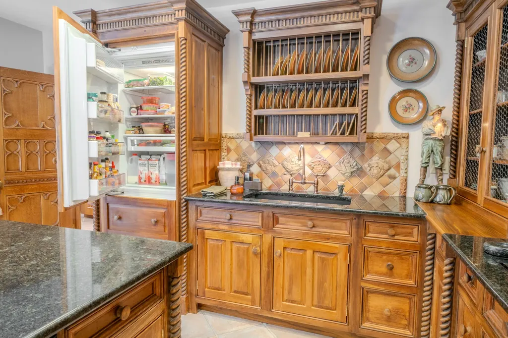 48 Old Searsport Avenue Belfast ME 04915