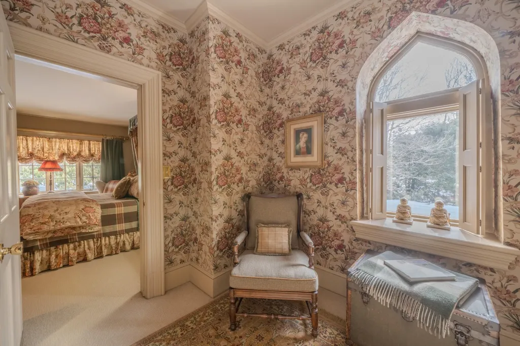 48 Old Searsport Avenue Belfast ME 04915