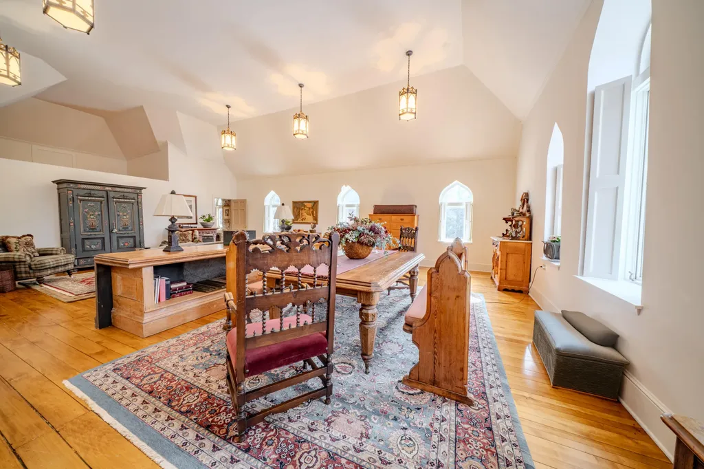 48 Old Searsport Avenue Belfast ME 04915