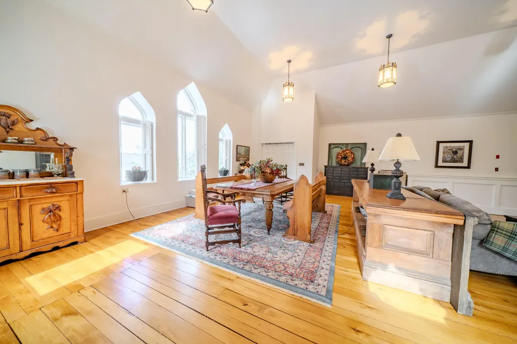48 Old Searsport Avenue Belfast ME 04915