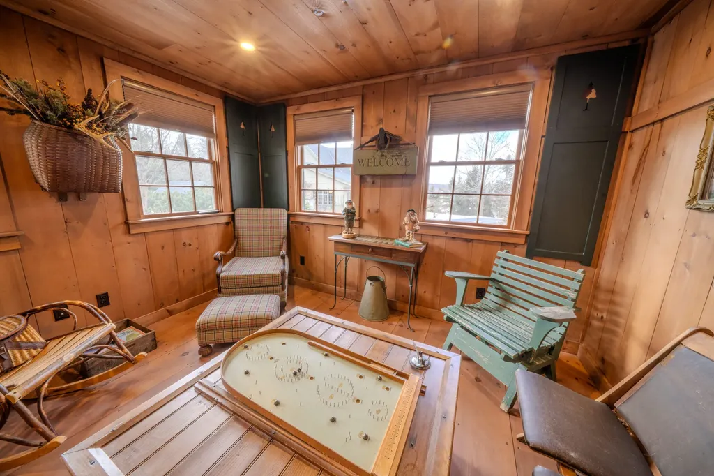 48 Old Searsport Avenue Belfast ME 04915