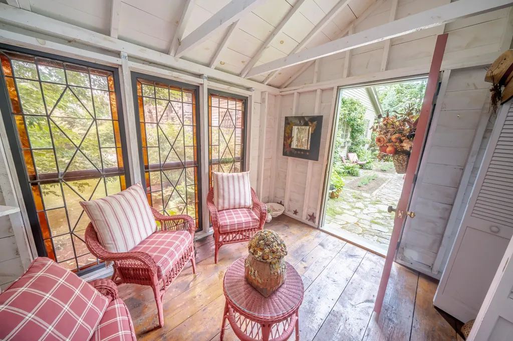 48 Old Searsport Avenue Belfast ME 04915
