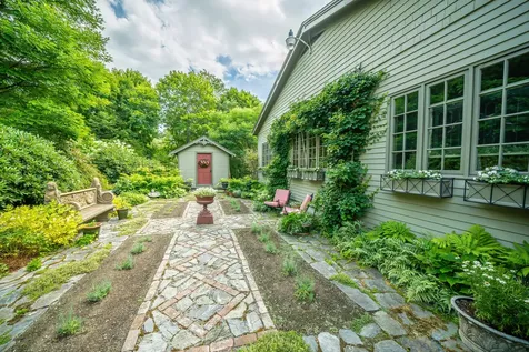 48 Old Searsport Avenue Belfast ME 04915