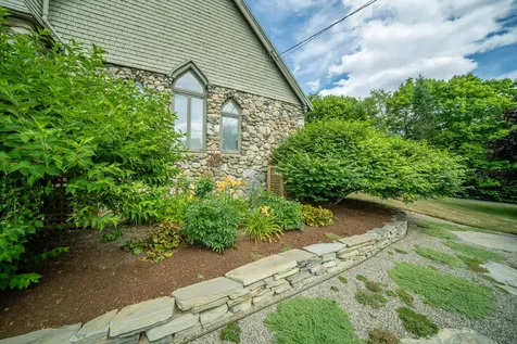 48 Old Searsport Avenue Belfast ME 04915