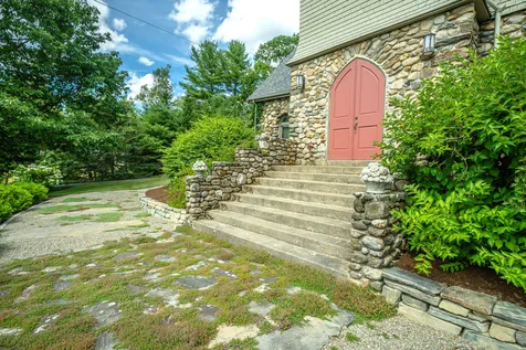 48 Old Searsport Avenue Belfast ME 04915