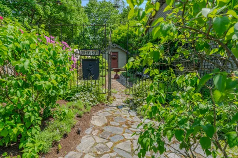 48 Old Searsport Avenue Belfast ME 04915