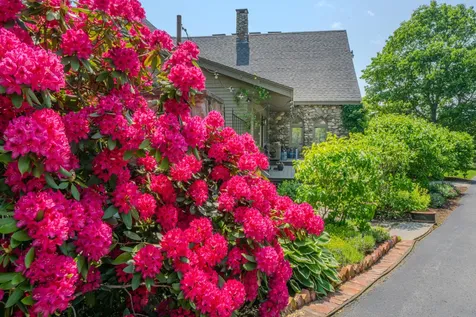48 Old Searsport Avenue Belfast ME 04915