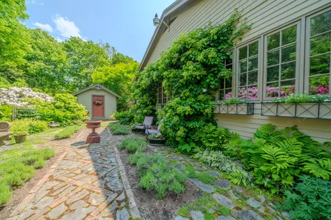 48 Old Searsport Avenue Belfast ME 04915