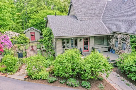 48 Old Searsport Avenue Belfast ME 04915