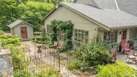 48 Old Searsport Avenue Belfast ME 04915