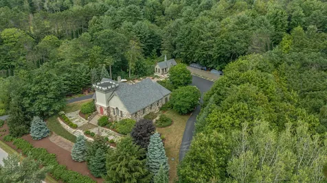 48 Old Searsport Avenue Belfast ME 04915