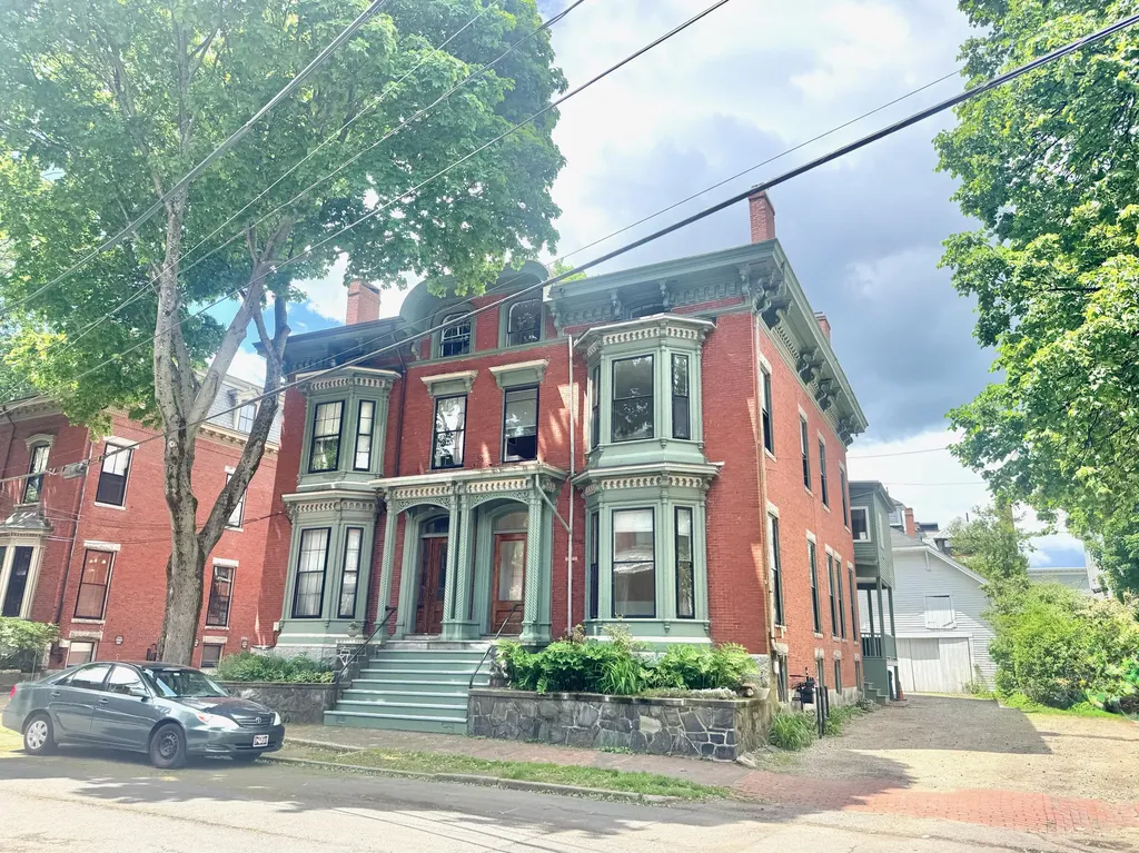 52 Carleton Street Portland ME 04102
