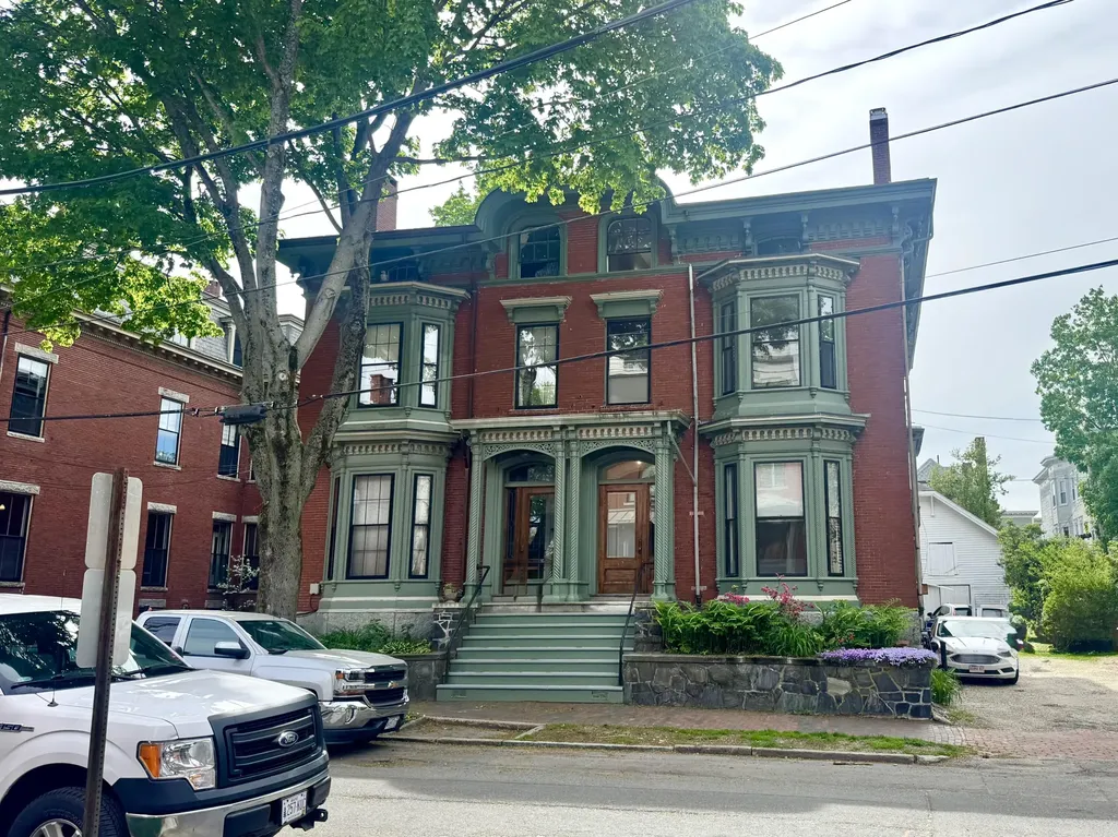 52 Carleton Street Portland ME 04102