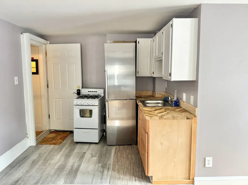 52 Carleton Street Portland ME 04102