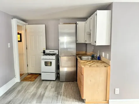 52 Carleton Street Portland ME 04102