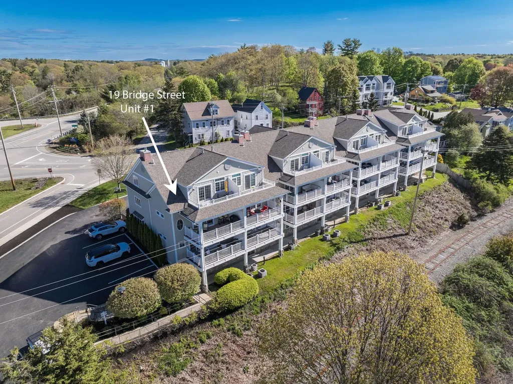 19 Bridge Street Kittery ME 03904