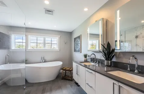 19 Bridge Street Kittery ME 03904