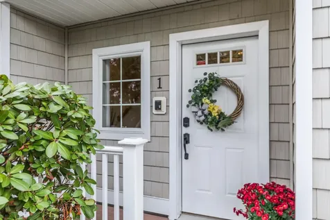 19 Bridge Street Kittery ME 03904