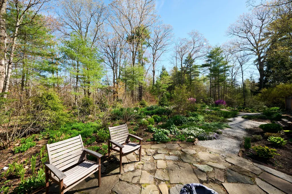 21 Nobleboro Woods Road Nobleboro ME 04555