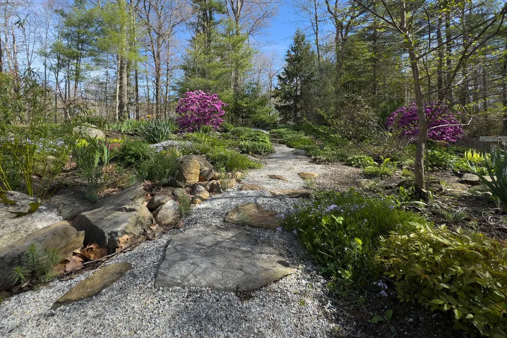 21 Nobleboro Woods Road Nobleboro ME 04555