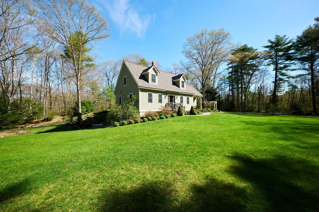21 Nobleboro Woods Road Nobleboro ME 04555