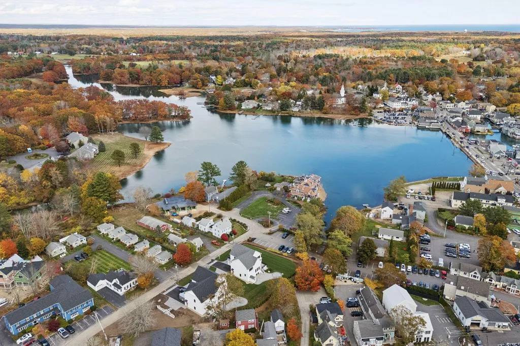 7 Christensen Lane Kennebunk ME 04043