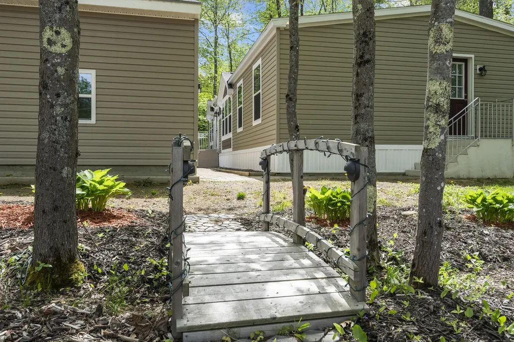 2196 Sanford Road Wells ME 04090