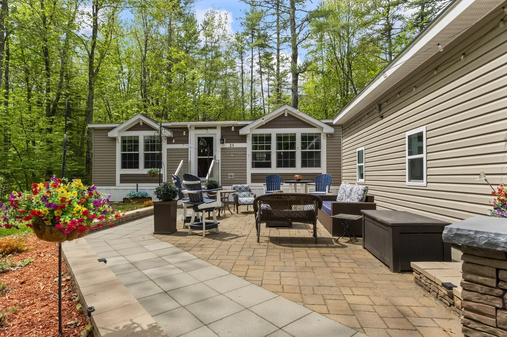 2196 Sanford Road Wells ME 04090