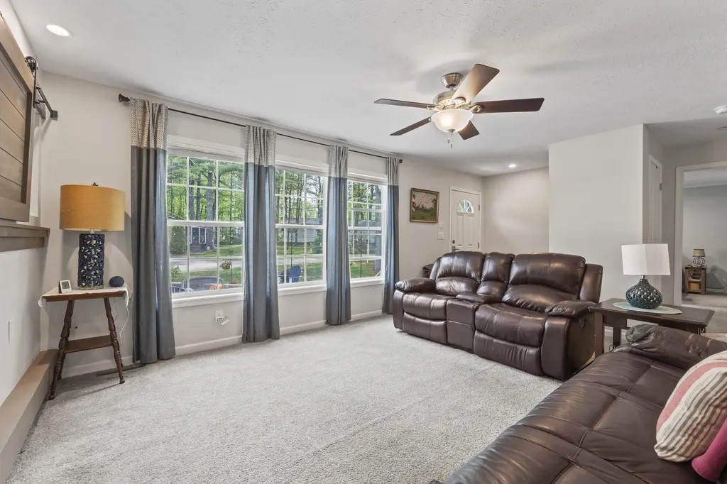 2196 Sanford Road Wells ME 04090