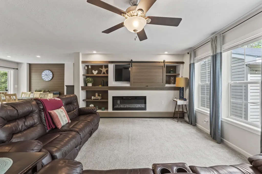 2196 Sanford Road Wells ME 04090