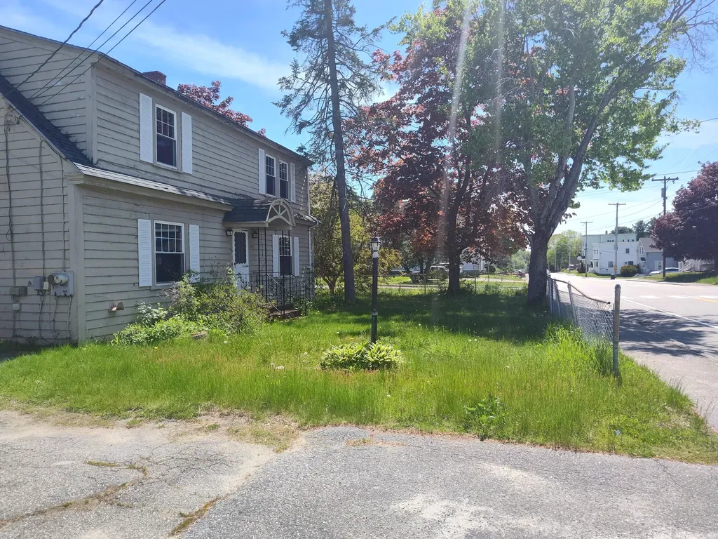 148 Broad Street Auburn ME 04210