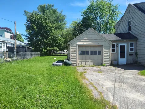 148 Broad Street Auburn ME 04210