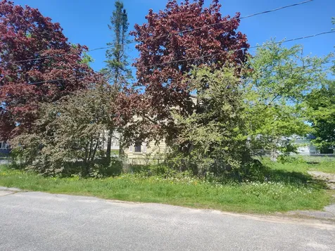 148 Broad Street Auburn ME 04210