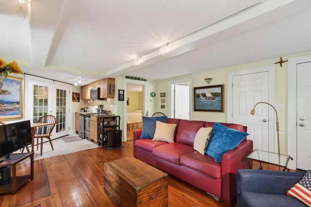 13 Grove Street Kennebunk ME 04043