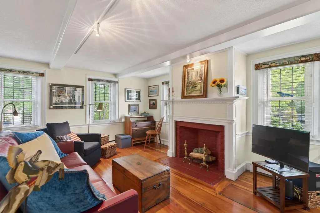 13 Grove Street Kennebunk ME 04043