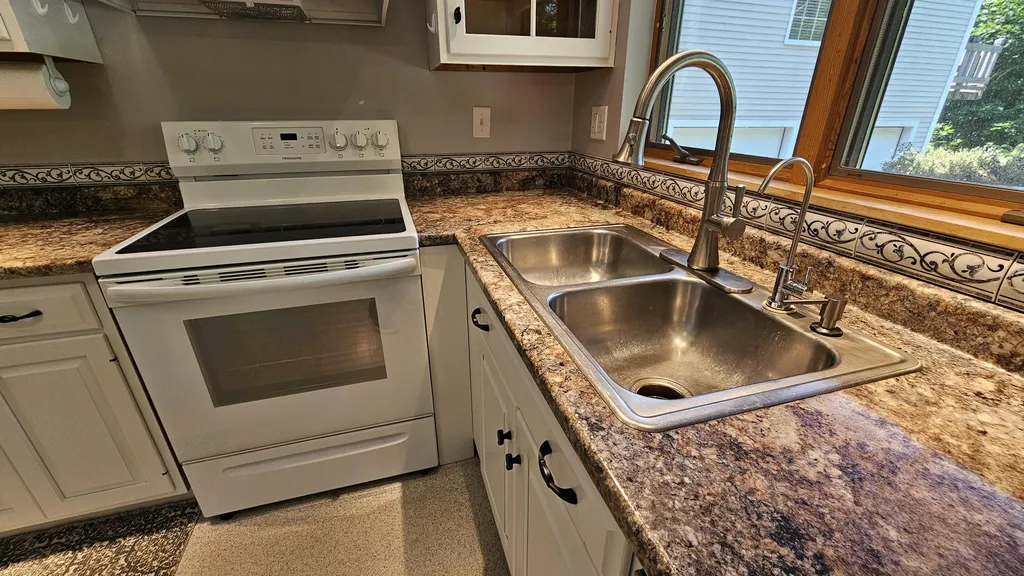 28 Park Avenue E Brewer ME 04412