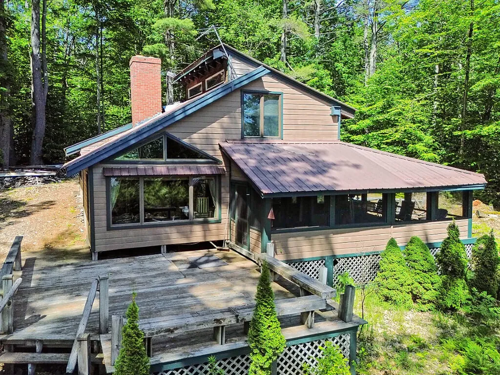 8 Horseshoe Island Winthrop ME 04364