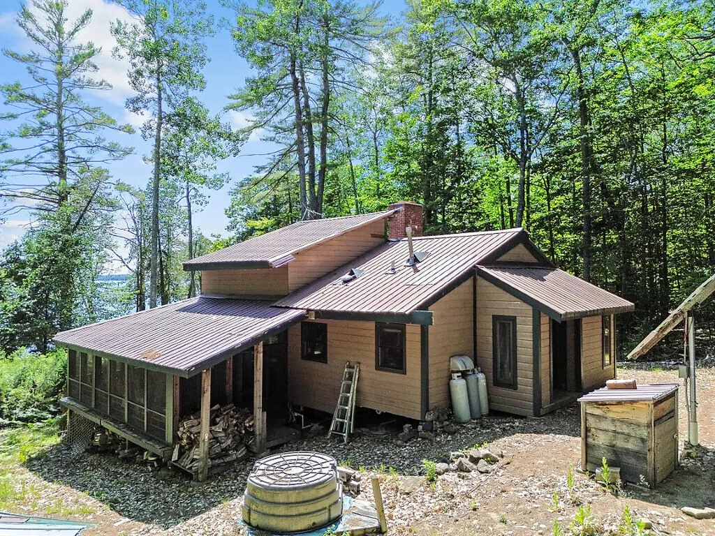 8 Horseshoe Island Winthrop ME 04364
