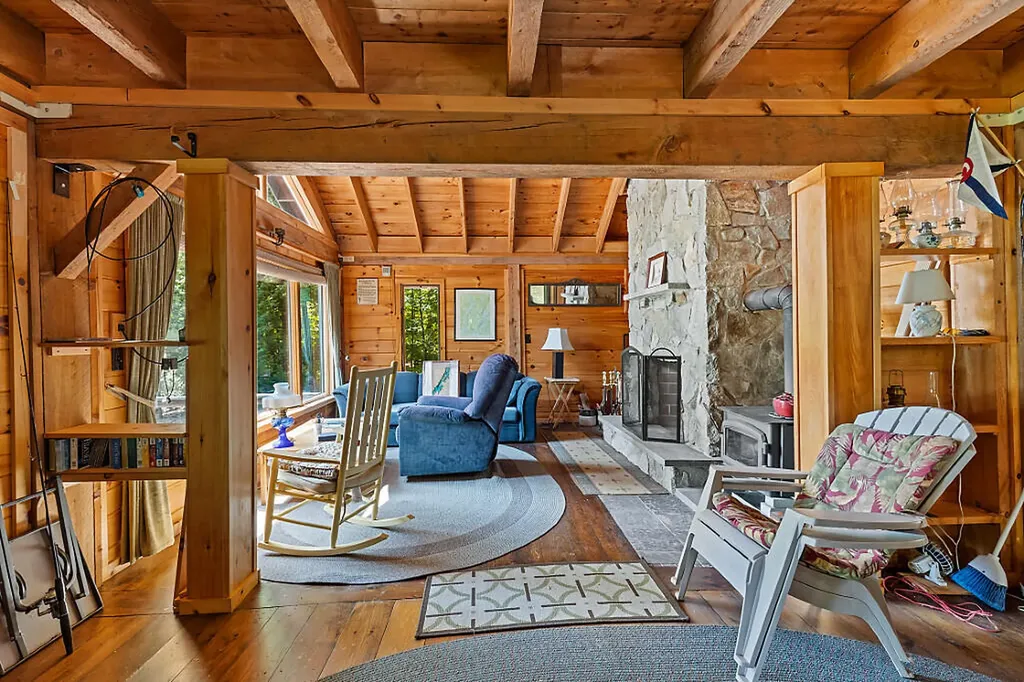 8 Horseshoe Island Winthrop ME 04364
